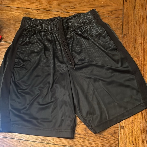 Lot of Three Men’s Tek Gear Dry Tek Shorts. - Picture 2 of 10